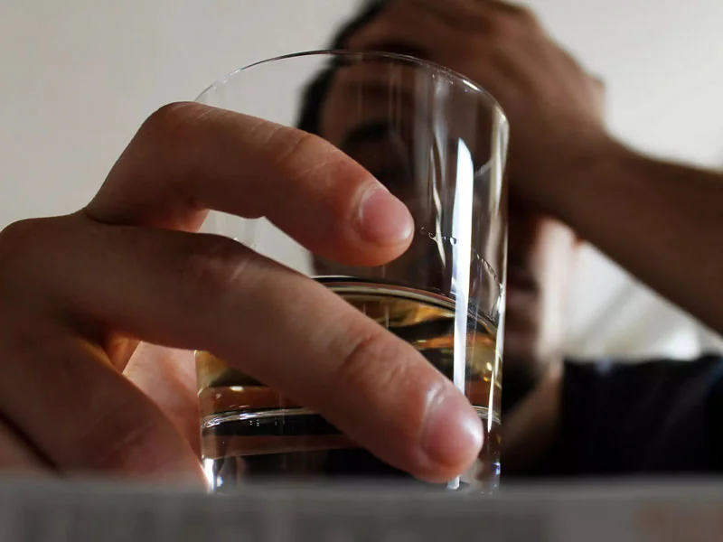 Clínica para Alcoólatras SP: Como Funciona o Tratamento na Maior Cidade do País